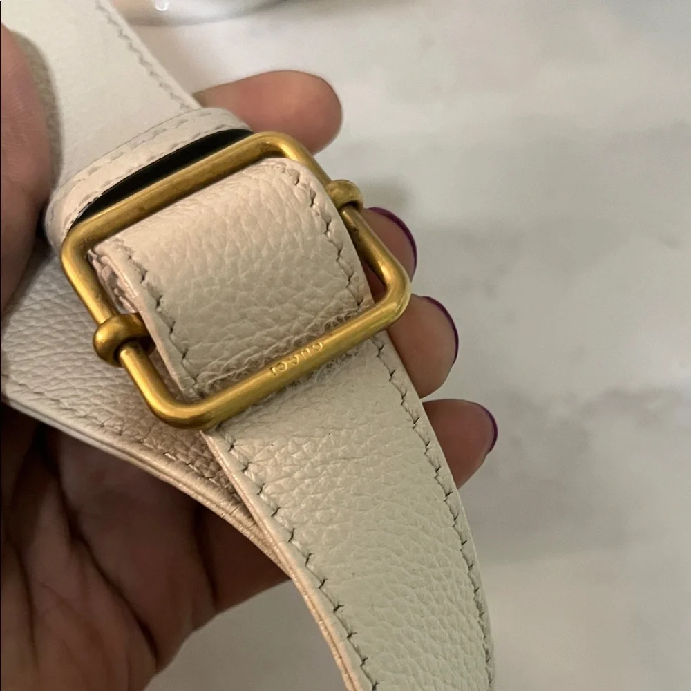 Gucci Cream Leather Crossbody with Signature Web Stripe - Picture 4 of 13